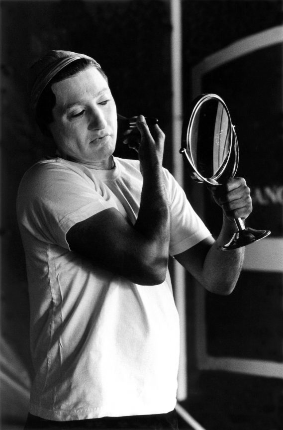 Clown with Hand Mirror, 2002 © Loredana Nemes